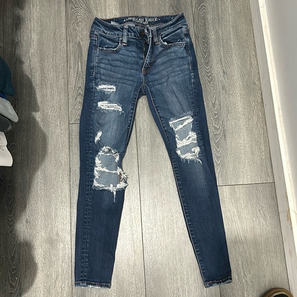 American Eagle Outfitters Denim - AE dark ripped skinny jeans. Size 0 x-short.